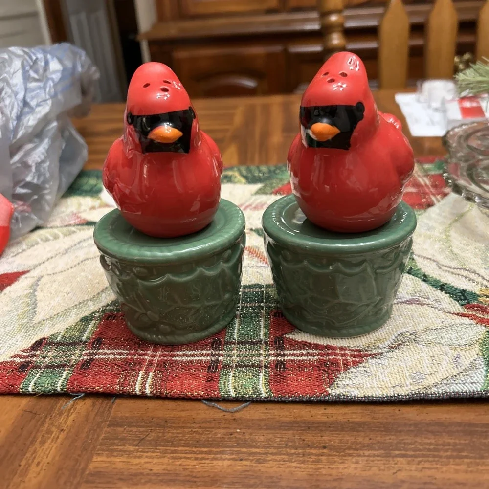 Temptation Red Bird‎ Salt & Pepper Shakers
